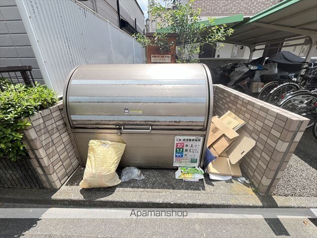 林マンションの外観写真