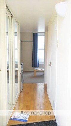 レオパレスＢａｎ[1K/19.87m2]の玄関