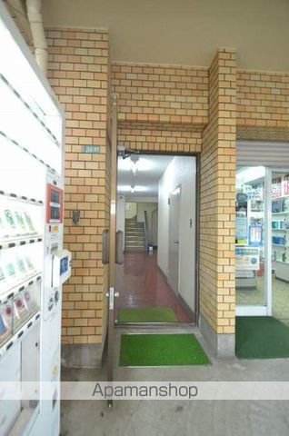 ニューフロンティアオカモトの玄関写真