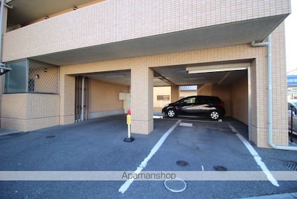 岡山県岡山市北区中仙道１丁目[1LDK/31.75m2]の駐車場