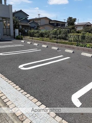 サンライズ中瀬[1K/26.72m2]の駐車場