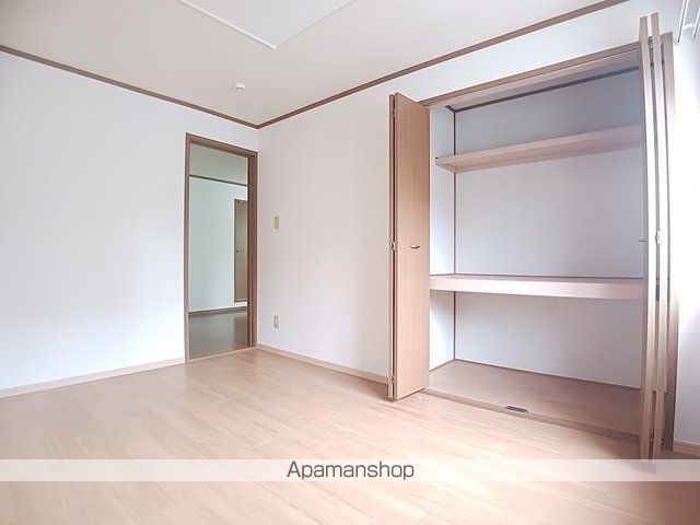 アヴェニールコートひびきのAの内装写真