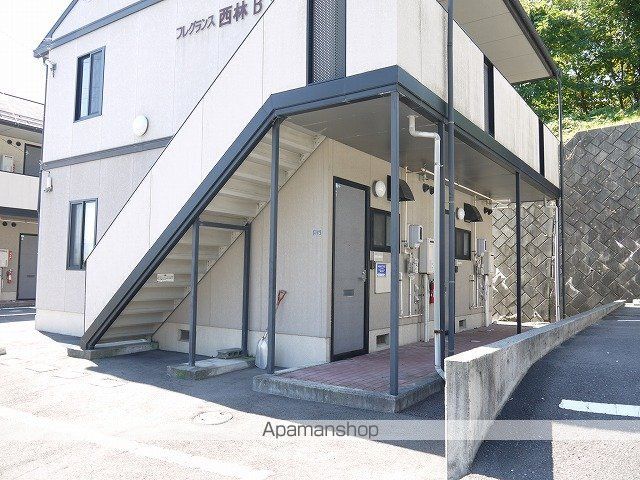 フレグランス西林の外観写真