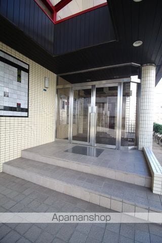 グランデュール今2号館の玄関写真