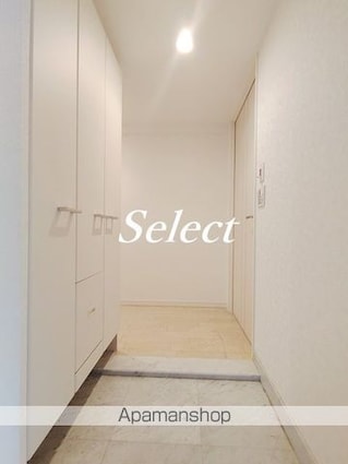 コスモシティ横浜石川町[1LDK/32.7m2]の玄関