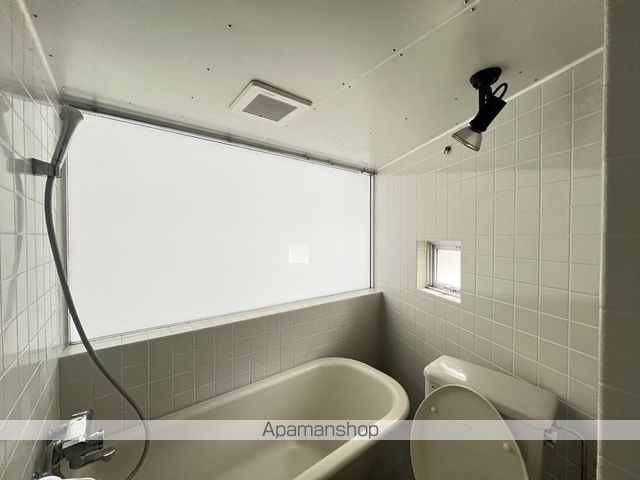 駒鳥アパートメントの内装写真