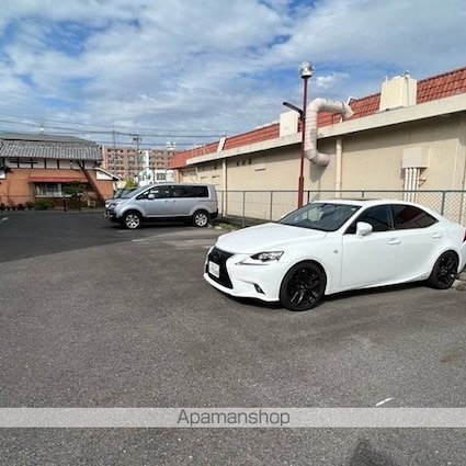 リジエールＮ[2LDK/49.77m2]の駐車場