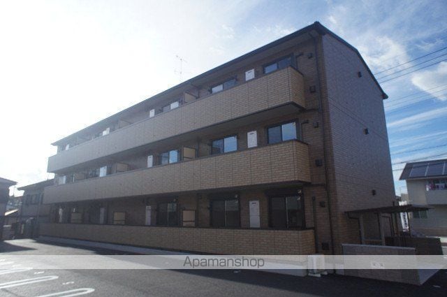 市原市 3階建 築11年の外観写真