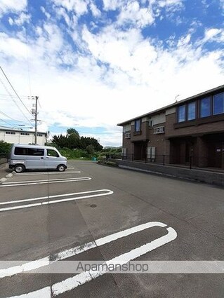 ジェルメⅡＡ[2LDK/58.21m2]の駐車場