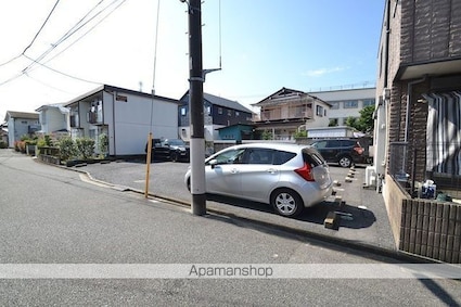 ミラベルガーデン[1LDK/47.71m2]の駐車場1