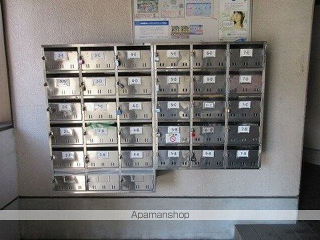 ハイツ元町の玄関写真