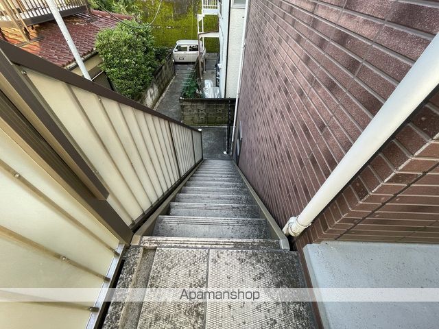 リノヴァ駒岡の玄関写真