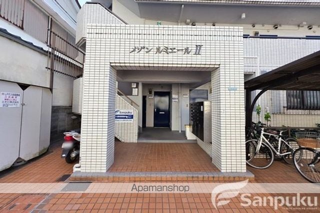 メゾンルミエールIIの玄関写真
