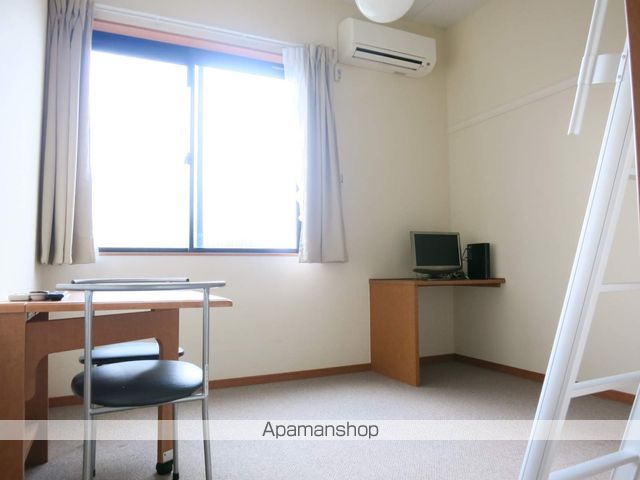 レオパレスグランドKIIIの内装写真