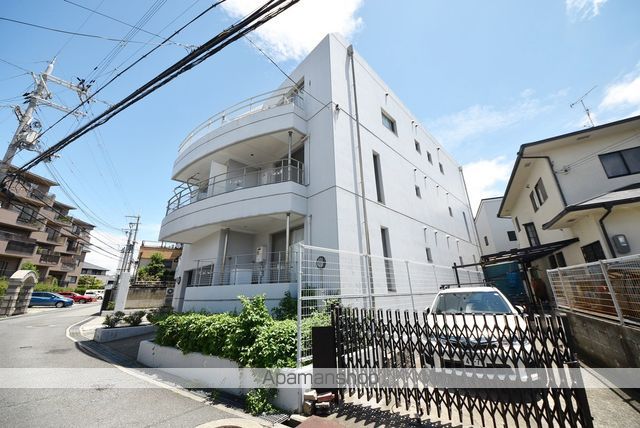 リヴァーレ待兼山の外観写真