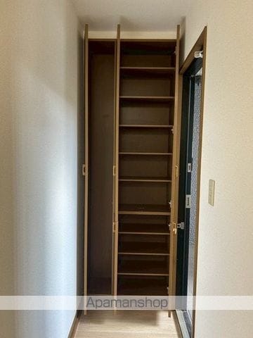 ハイカムール白銀A棟の内装写真
