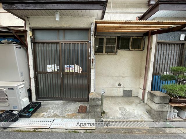 安堂町連棟貸家の玄関写真