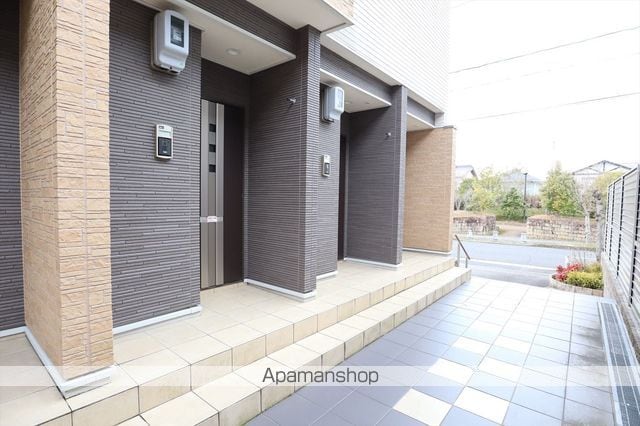 ヴィラ アベニューAの玄関写真