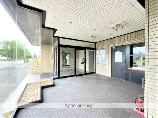 朝日プラザ若松広路の玄関写真