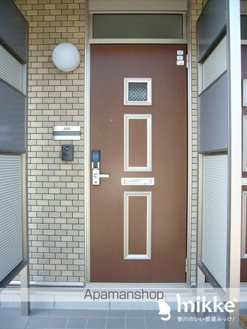 ファミーユ上吉田の玄関写真