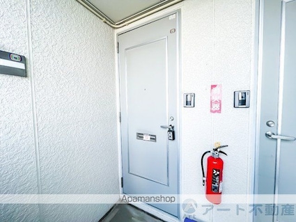 フレンドリーハイツ日野　Ｂ棟[3DK/56.1m2]のエントランス