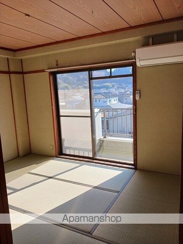 メゾンクレストの内装写真