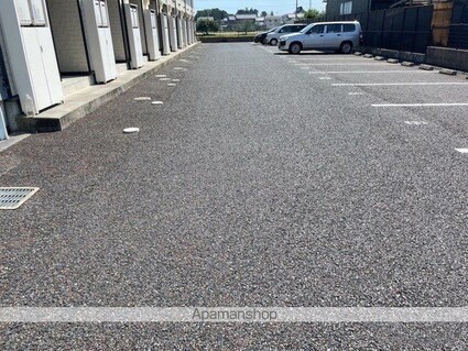 レオパレスエムエスエムⅢ[1K/28.02m2]の駐車場2