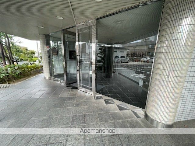 アイランド小野山の玄関写真
