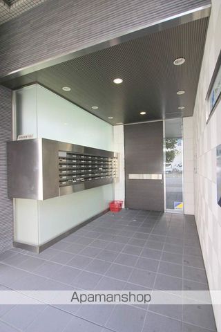 ルクレ西長堀の玄関写真