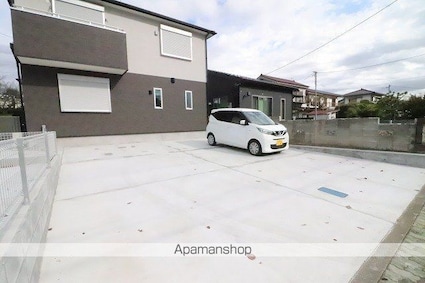 グランソフィア伊奈[3LDK/76.59m2]の駐車場