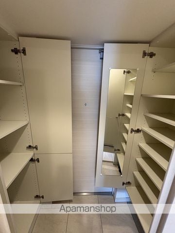 C0MF0RIA LIV北浜淡路町の内装写真