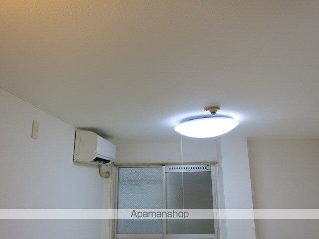 新大阪ロイヤルハイツの内装写真