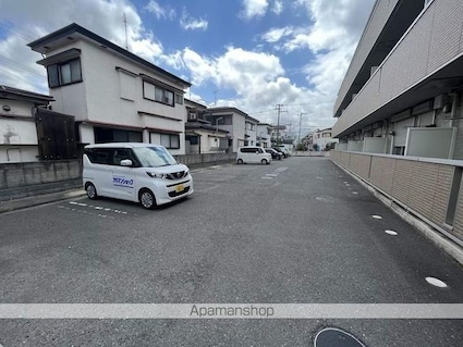 サウスメゾンエーデルワイス[1LDK/41.95m2]の駐車場3
