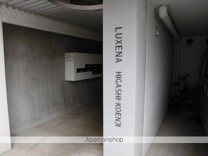 東京都杉並区高円寺南１丁目[1R/40.58m2]のエントランス2