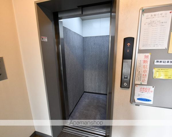 サンヒルズの玄関写真