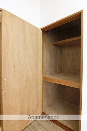 フォレスト三番町[1R/27.14m2]の収納