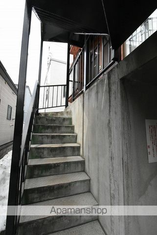 第16森宅建マンションの玄関写真