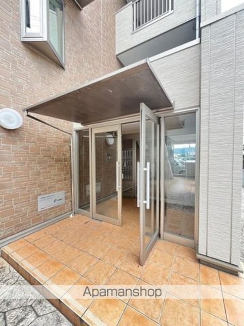 レジデンスブライト[1R/27.25m2]のエントランス1