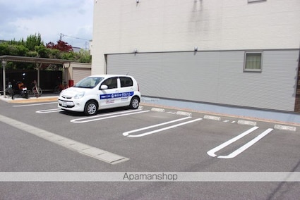 ミルキー　ウェイ稲月[2LDK/72.75m2]の駐車場1