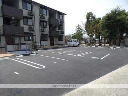 シャンス１６[1LDK/40.06m2]の駐車場