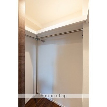 コンフォリア・リヴ北新宿[1LDK/30.26m2]の収納