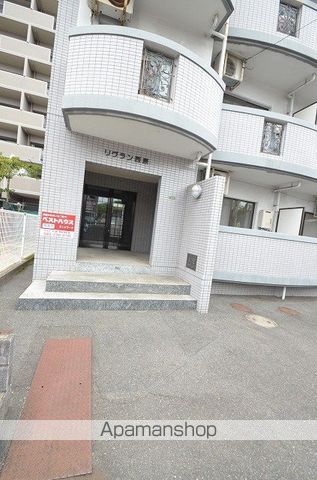 リヴラン西原の玄関写真