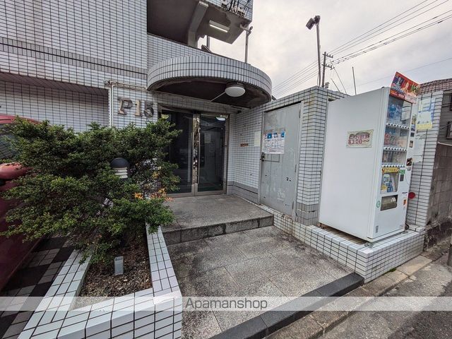 パステルクボ15の玄関写真