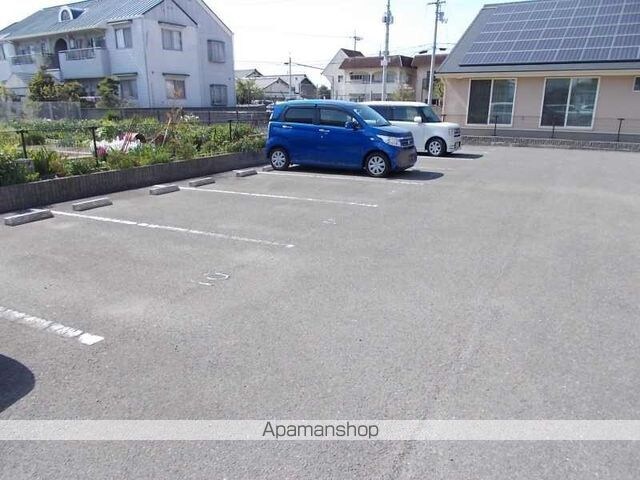 レオパレスやまきた[1K/23.18m2]の駐車場2