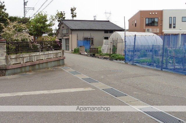 ローレルファーストの外観写真