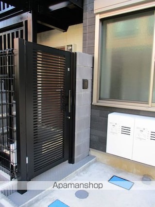 東京都中野区大和町１丁目[1K/18.16m2]のエントランス