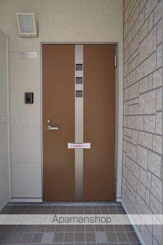 プラタナスの玄関写真