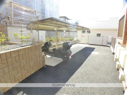 レゴリス成城３[2LDK/53.66m2]の共用部1