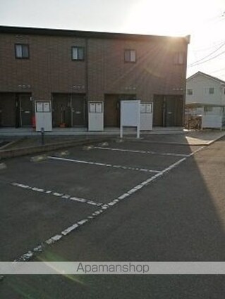 レオパレス美田園東[1K/28.02m2]の駐車場