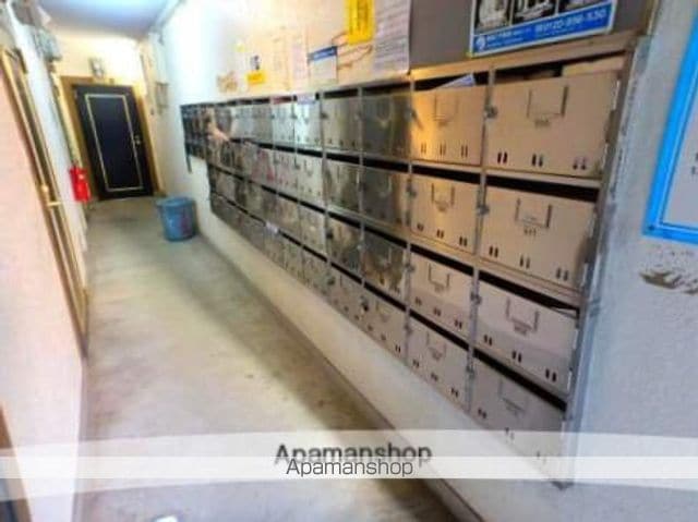 アビターレ新屋敷の玄関写真